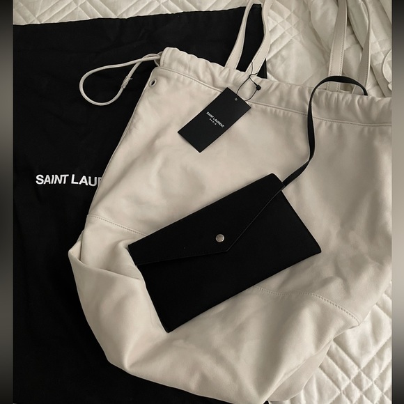 YSL authentic lamb skin bag. Card of authenticity. - Picture 16 of 17